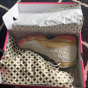 I selling my Jordan’s 13